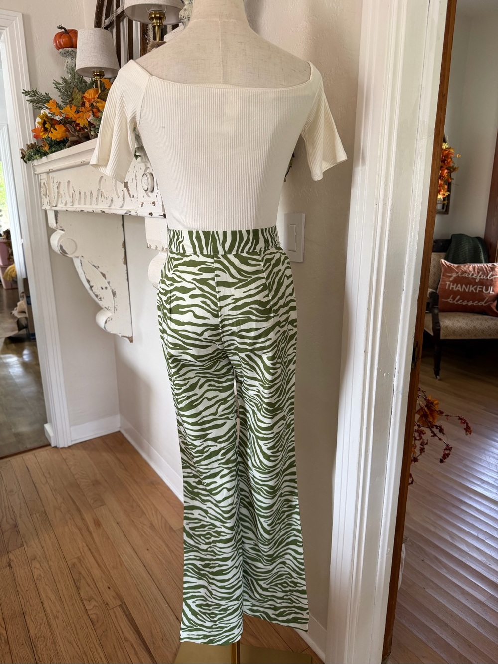 H&M Cream Ribbed Square-Neck Crop Top - Picture 2 of 5